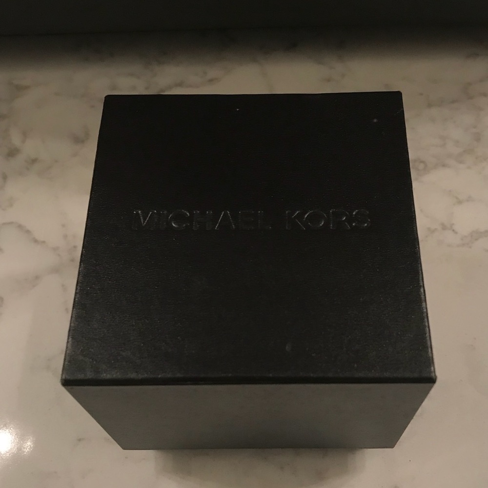 MK watch - Picture 4 of 4